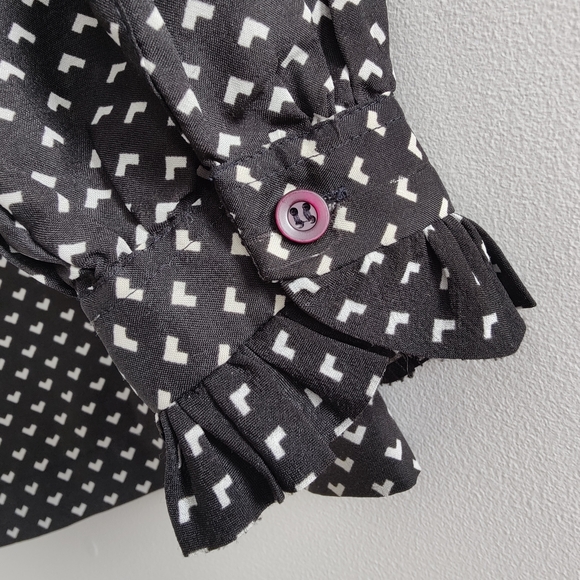 Vintage | b&w 🖤🤍 | Small | Oleg Cassini | blouse - Picture 4 of 14